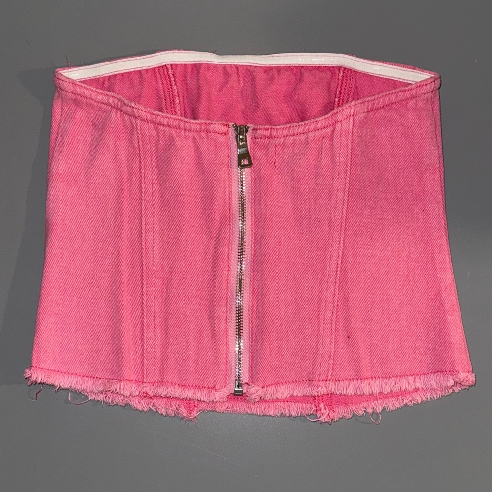 PINK DENIM STRAPLESS CORSET TOP
DOMONIQUE STRAPLESS DENIM TOP | SUPERDOWN - Picture 2 of 3